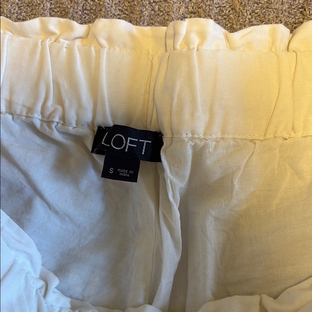 LOFT Cream Ruffled Shorts - Picture 2 of 3